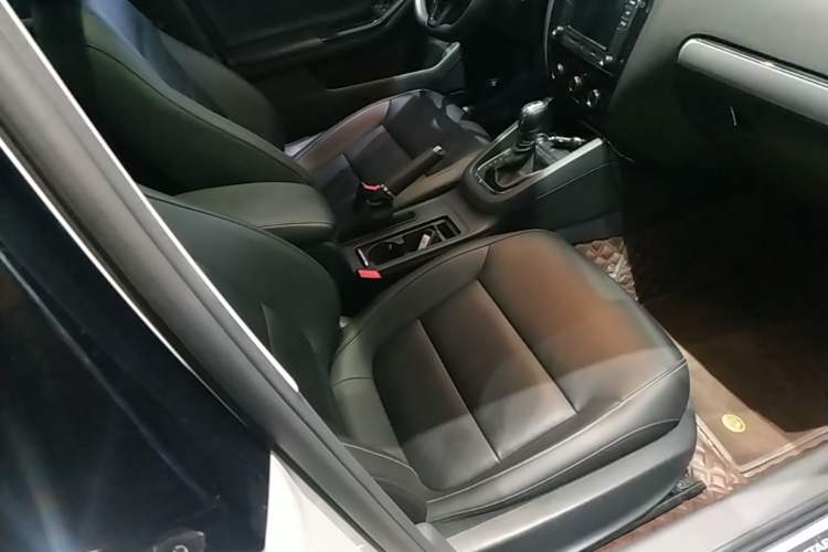 Used Volkswagen Sagitar 2018 280TSI DSG Ignite Edition Right Front Seat