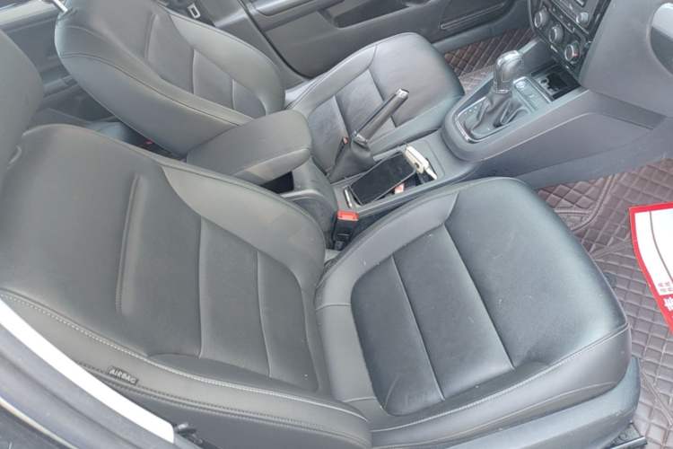 Used Volkswagen Sagitar 2018 280TSI DSG Ignite Edition Right Front Seat