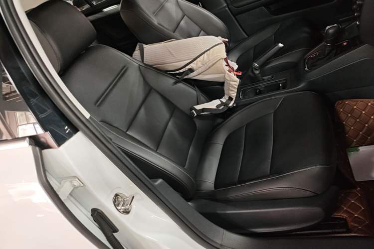Used Volkswagen Sagitar 2018 1.6L Automatic Comfort Model Right Front Seat
