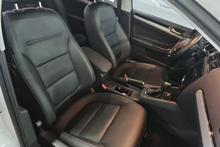 Used Volkswagen Sagitar 2018 280TSI DSG Comfort Model Right Front Seat