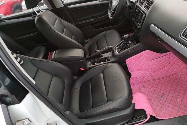 Used Volkswagen Sagitar 2018 1.6L Automatic Comfort Model Right Front Seat