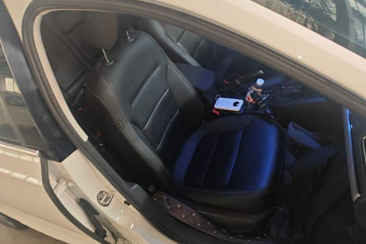 Used Volkswagen Sagitar 2018 1.6L Automatic Comfort Model Right Front Seat