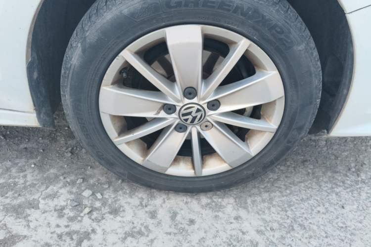 Used Volkswagen Sagitar 2018 1.6L Automatic Fashion Model Right Front Wheel Hub