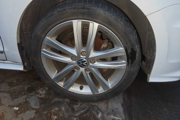Used Volkswagen Sagitar 2018 280TSI DSG Comfort Model Right Front Wheel Hub