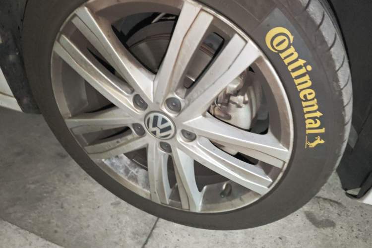 Used Volkswagen Sagitar 2018 280TSI DSG Luxury Model Right Front Wheel Hub