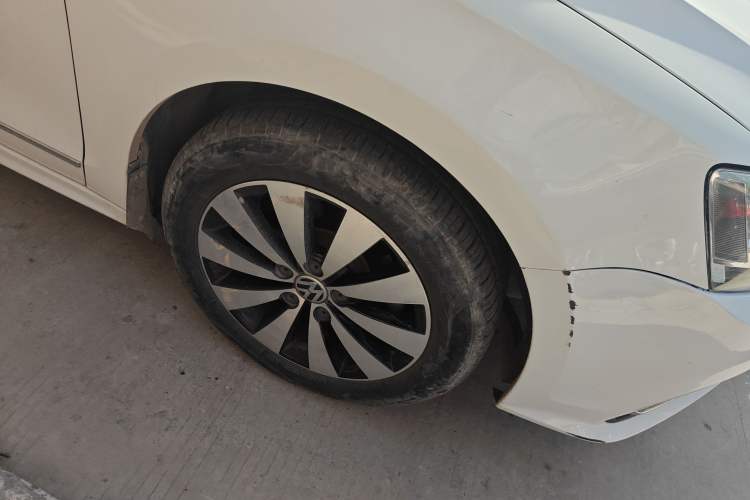 Used Volkswagen Sagitar 2018 1.6L Automatic Comfort Model Right Front Wheel Hub