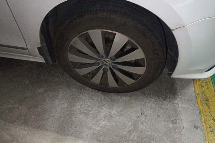 Used Volkswagen Sagitar 2018 280TSI DSG Comfort Model Right Front Wheel Hub