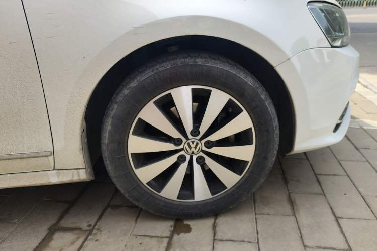 Used Volkswagen Sagitar 2018 280TSI DSG Comfort Model Right Front Wheel Hub