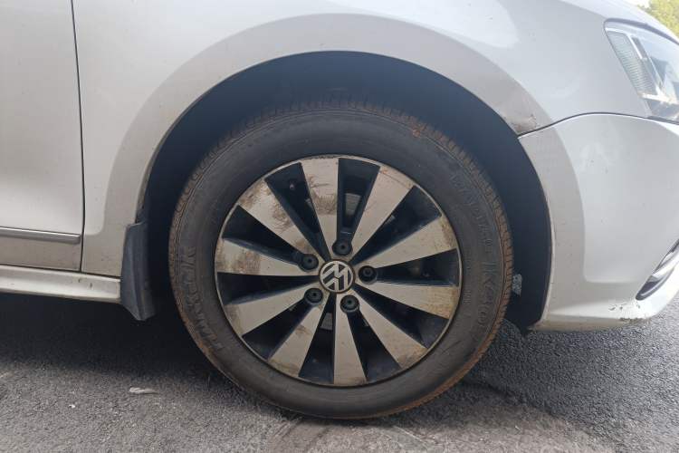 Used Volkswagen Sagitar 2018 280TSI DSG Comfort Model Right Front Wheel Hub