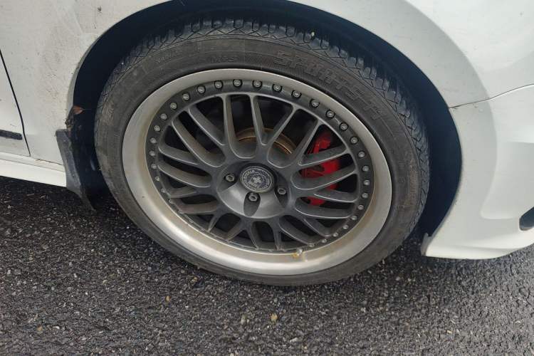 Used Volkswagen Sagitar 2018 280TSI DSG Ignite Edition Right Front Wheel Hub