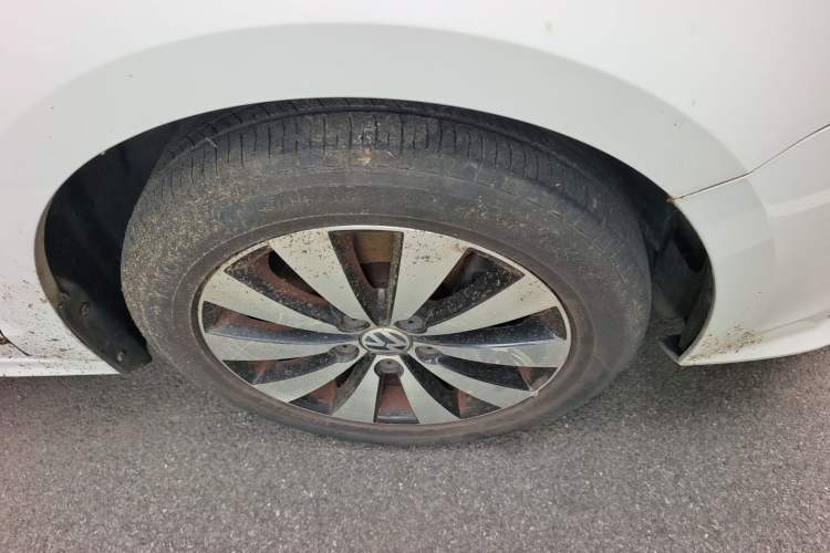 Used Volkswagen Sagitar 2018 280TSI DSG Comfort Model Right Front Wheel Hub