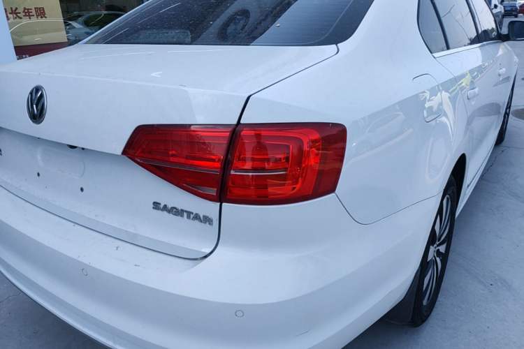 Used Volkswagen Sagitar 2018 1.6L Automatic Comfort Model Right Rear Taillight
