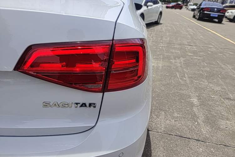Used Volkswagen Sagitar 2018 1.6L Automatic Comfort Model Right Rear Taillight