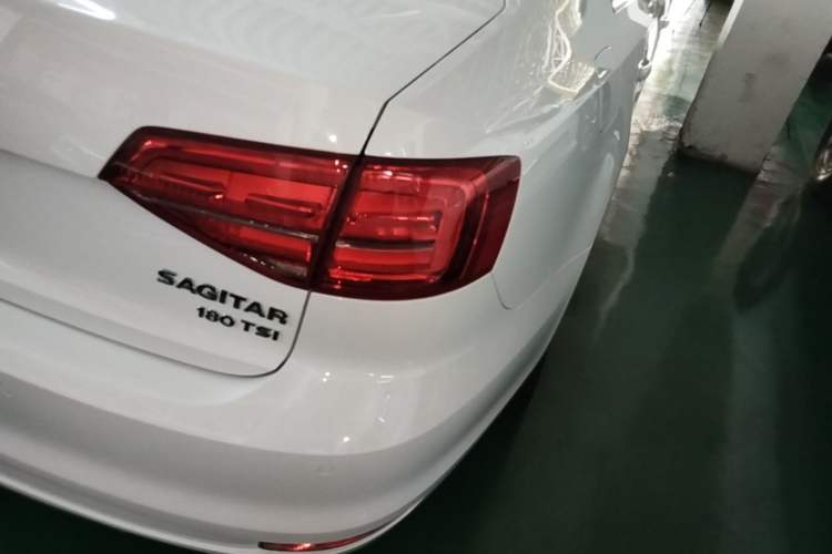 Used Volkswagen Sagitar 2018 180TSI DSG Prestige Edition Right Rear Taillight