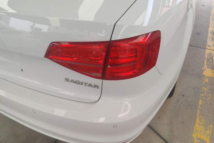Used Volkswagen Sagitar 2018 1.6L Automatic Comfort Model Right Rear Taillight