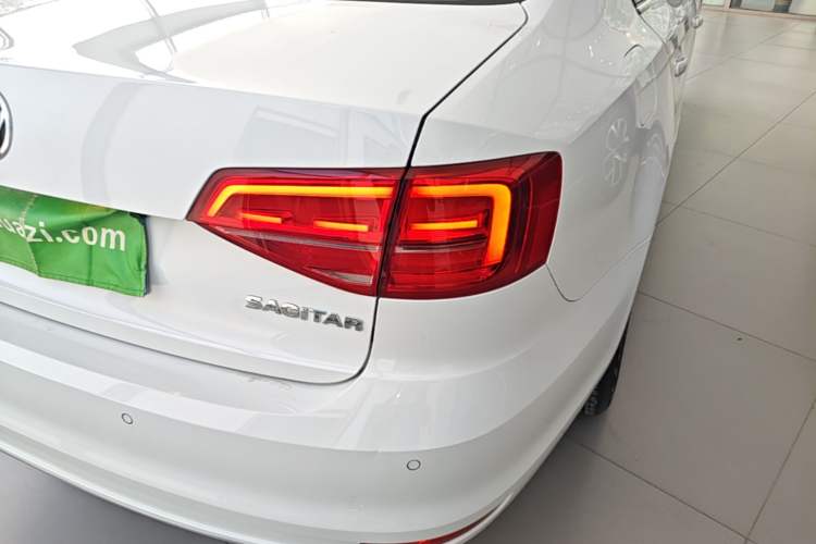 Used Volkswagen Sagitar 2018 1.6L Automatic Comfort Model Right Rear Taillight