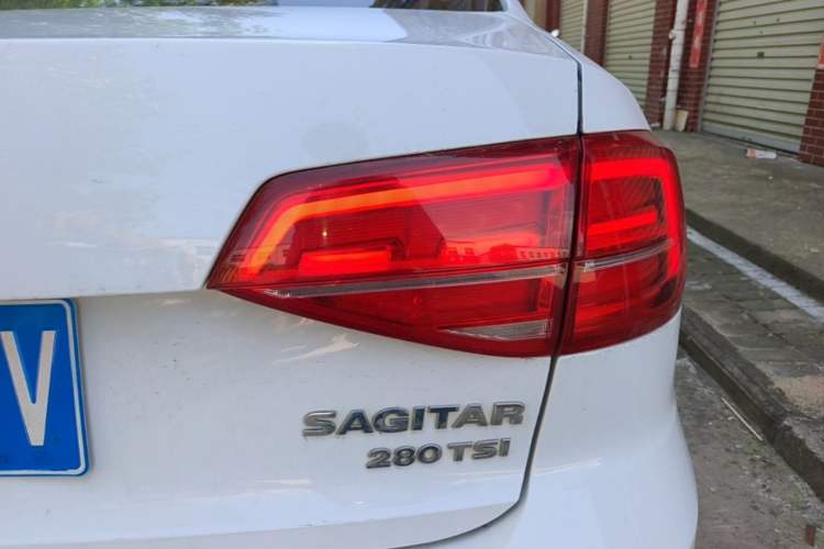 Used Volkswagen Sagitar 2018 280TSI DSG Ignite Edition Right Rear Taillight