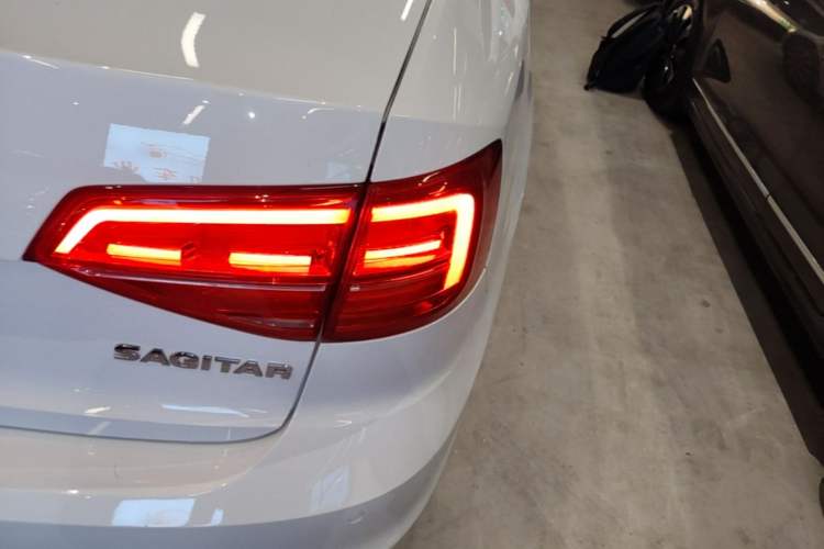 Used Volkswagen Sagitar 2018 1.6L Automatic Comfort Model Right Rear Taillight
