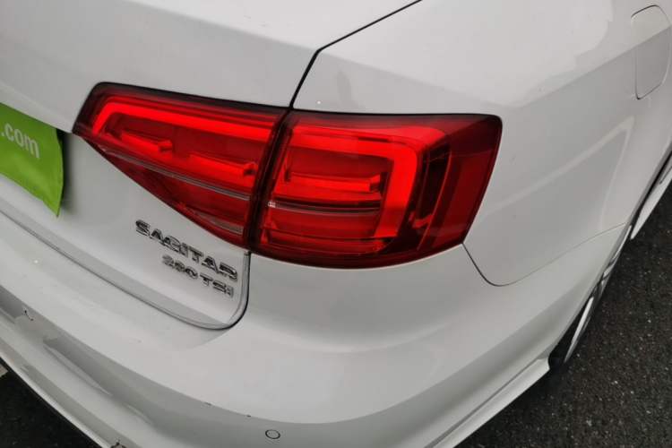 Used Volkswagen Sagitar 2018 280TSI DSG Ignite Edition Right Rear Taillight