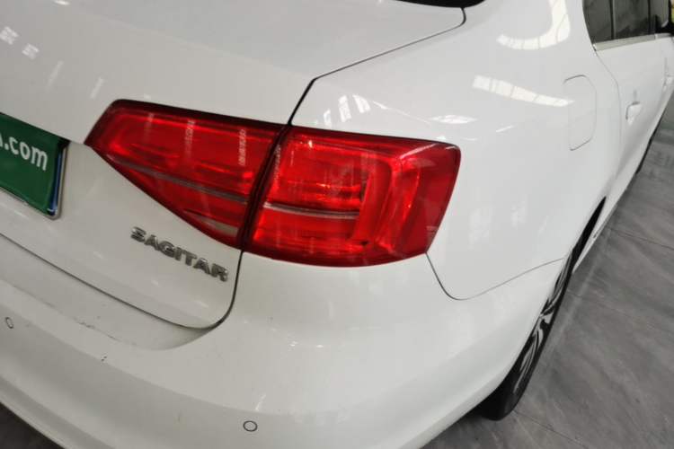 Used Volkswagen Sagitar 2018 1.6L Automatic Comfort Model Right Rear Taillight