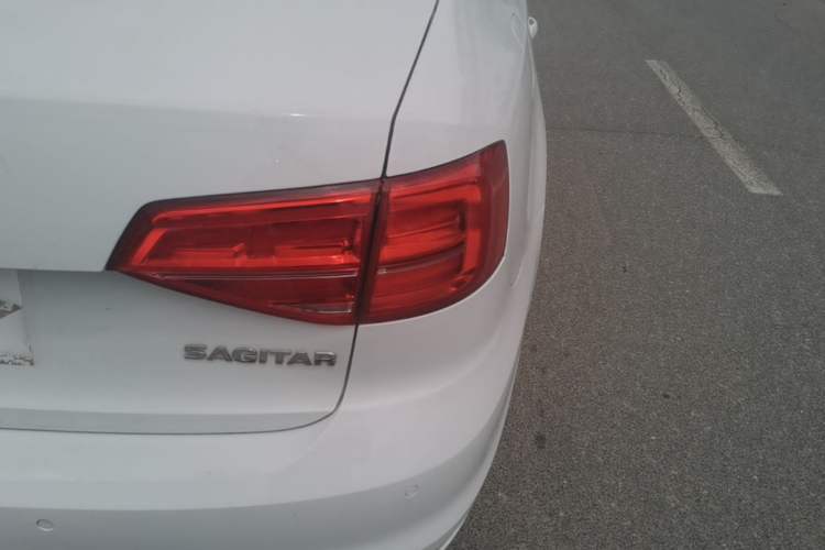 Used Volkswagen Sagitar 2018 1.6L Automatic Comfort Model Right Rear Taillight