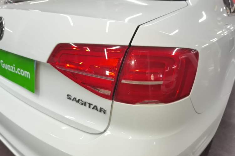 Used Volkswagen Sagitar 2018 1.6L Manual Fashion Edition Right Rear Taillight