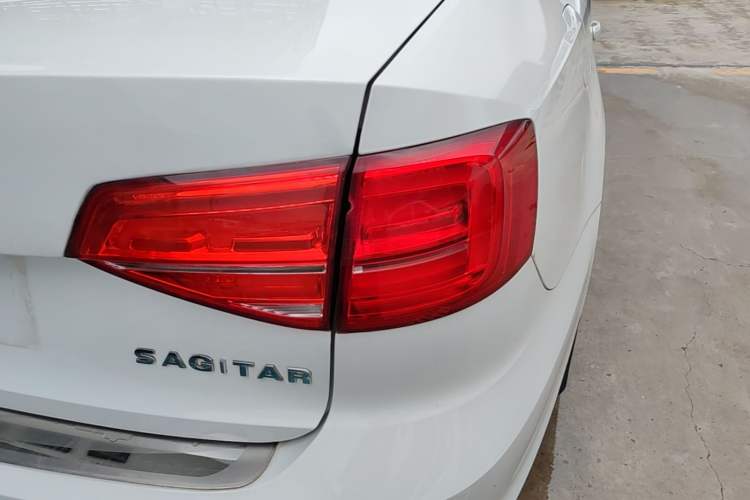 Used Volkswagen Sagitar 2018 1.6L Manual Comfort Model Right Rear Taillight