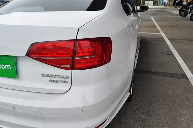 Used Volkswagen Sagitar 2018 280TSI DSG Ignite Edition Right Rear Taillight