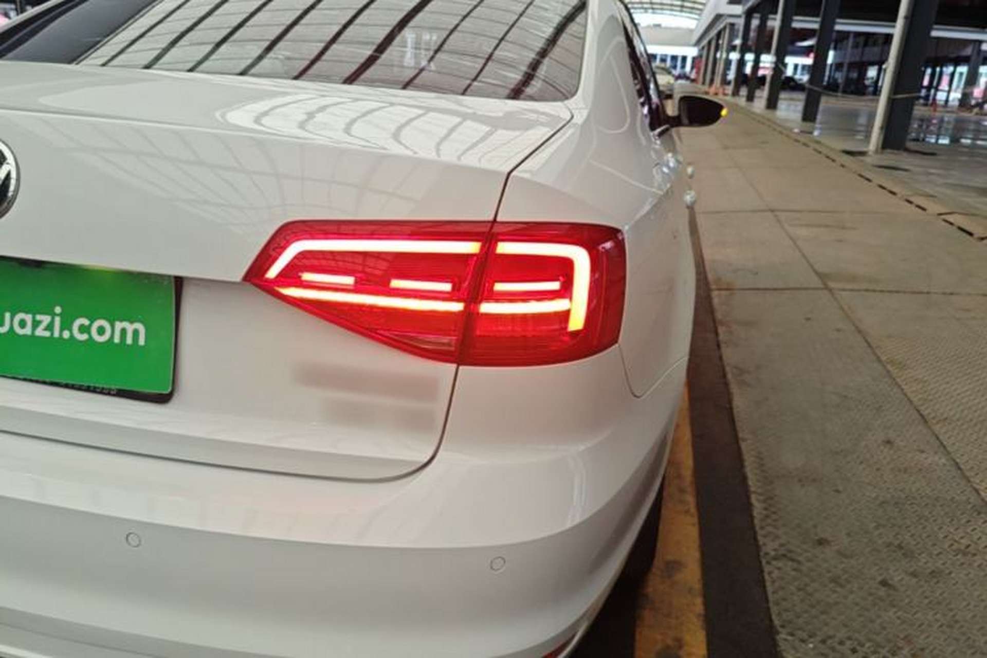 Used Volkswagen Sagitar 2018 280TSI DSG Comfort Model Right Rear Taillight