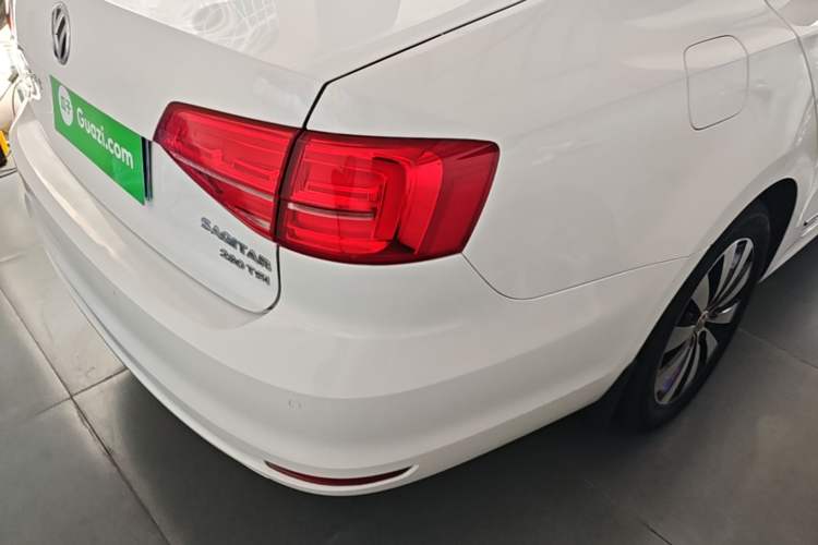 Used Volkswagen Sagitar 2018 280TSI DSG Comfort Model Right Rear Taillight