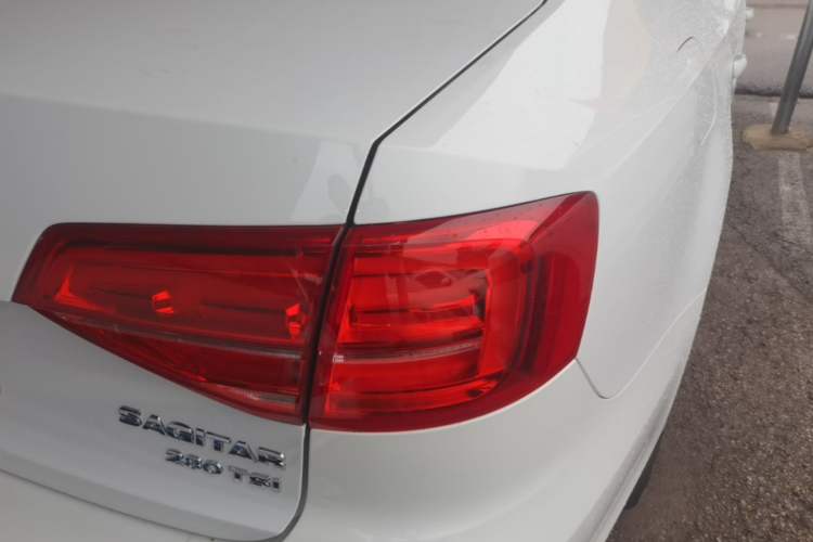 Used Volkswagen Sagitar 2018 280TSI DSG Luxury Model Right Rear Taillight