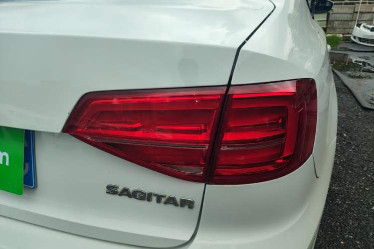 Used Volkswagen Sagitar 2018 1.6L Automatic Fashion Model Right Rear Taillight