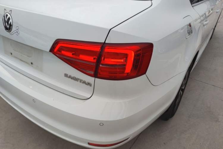 Used Volkswagen Sagitar 2018 1.6L Automatic Comfort Model Right Rear Taillight