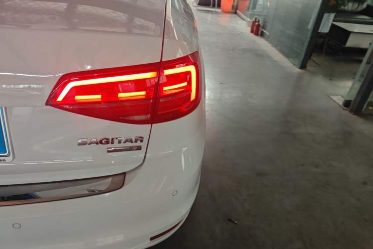Used Volkswagen Sagitar 2018 1.6L Automatic Comfort Model Right Rear Taillight