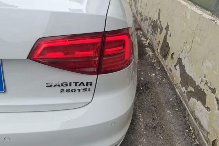 Used Volkswagen Sagitar 2018 280TSI DSG Luxury Model Right Rear Taillight
