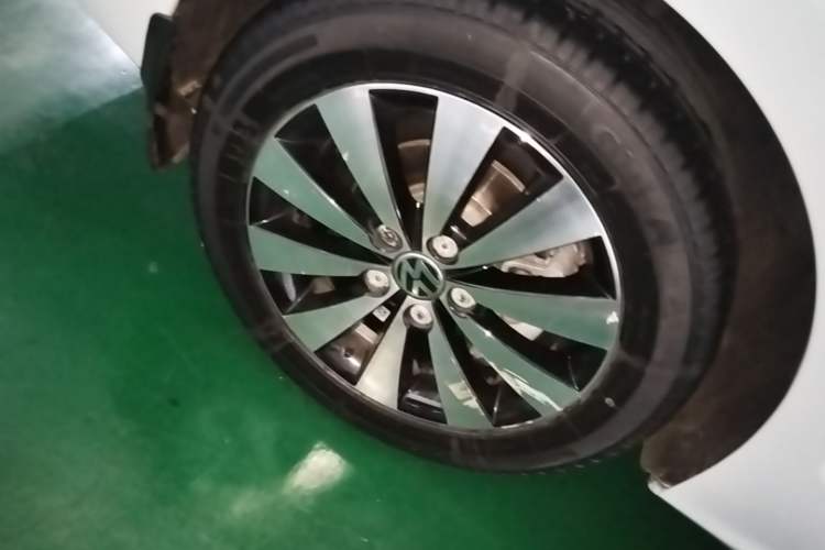 Used Volkswagen Sagitar 2018 180TSI DSG Prestige Edition Right Rear Wheel Hub