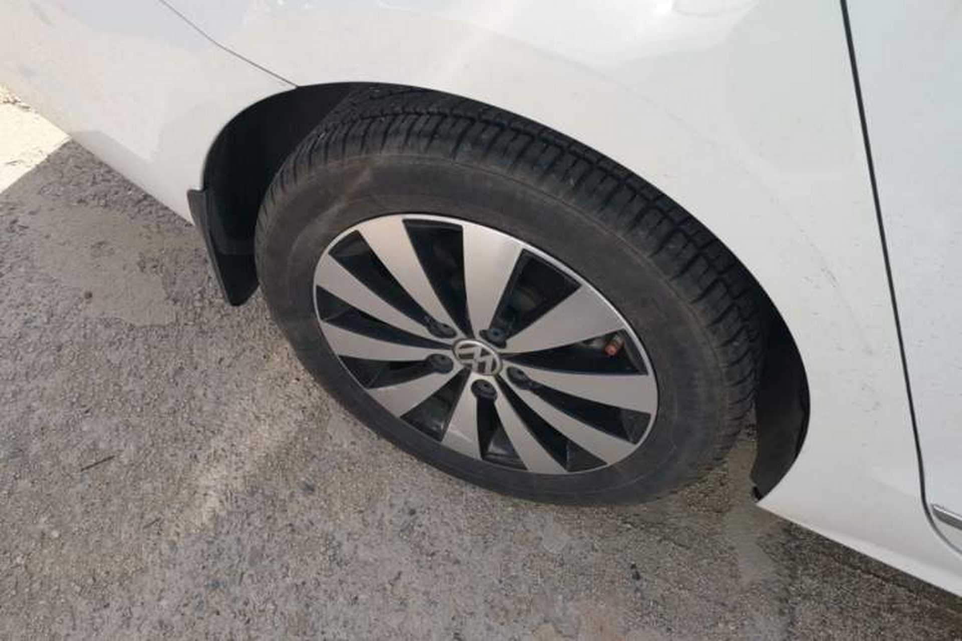 Used Volkswagen Sagitar 2018 1.6L Automatic Comfort Model Right Rear Wheel Hub
