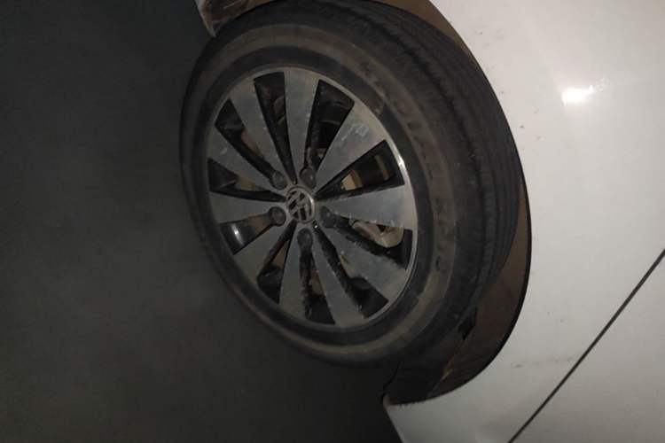 Used Volkswagen Sagitar 2018 280TSI DSG Comfort Model Right Rear Wheel Hub