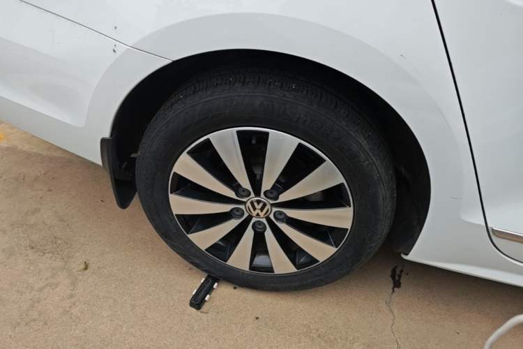 Used Volkswagen Sagitar 2018 180TSI DSG Prestige Edition Right Rear Wheel Hub