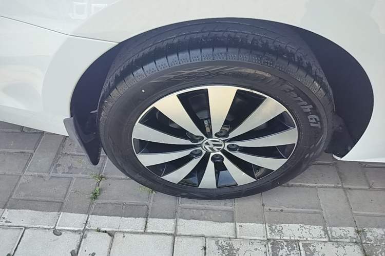 Used Volkswagen Sagitar 2018 180TSI DSG Prestige Edition Right Rear Wheel Hub