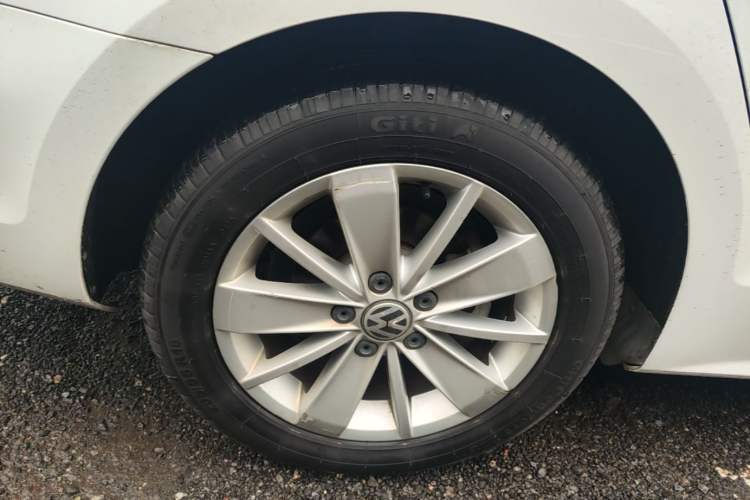 Used Volkswagen Sagitar 2018 1.6L Automatic Fashion Model Right Rear Wheel Hub