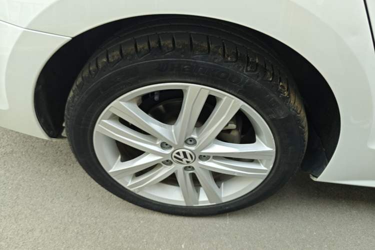 Used Volkswagen Sagitar 2018 280TSI DSG Luxury Model Right Rear Wheel Hub