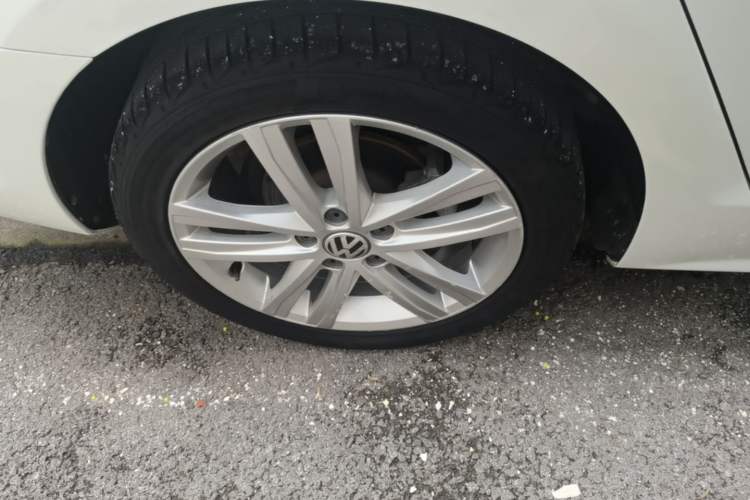 Used Volkswagen Sagitar 2018 280TSI DSG Luxury Model Right Rear Wheel Hub