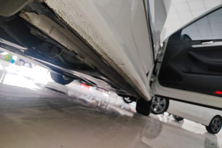 Used Volkswagen Sagitar 2018 280TSI DSG Comfort Model Right Side Sill