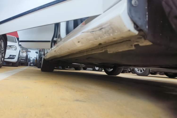 Used Volkswagen Sagitar 2018 280TSI DSG Ignite Edition Right Side Sill