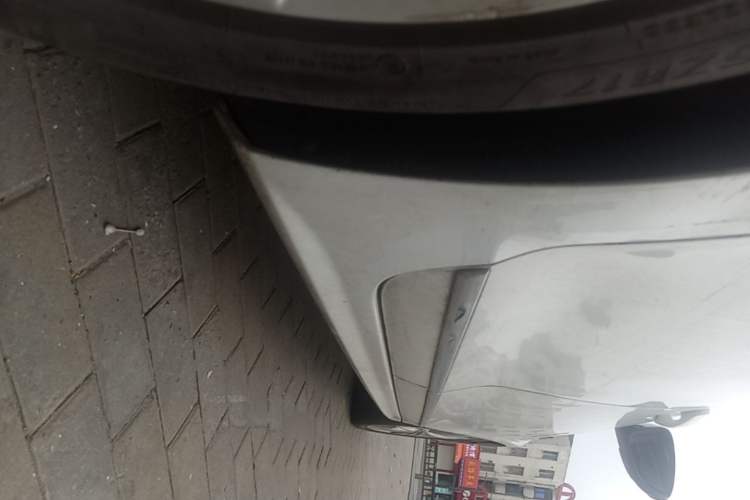 Used Volkswagen Sagitar 2018 280TSI DSG Luxury Model Right Side Sill