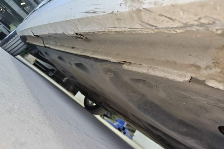 Used Volkswagen Sagitar 2018 280TSI DSG Ignite Edition Right Side Sill