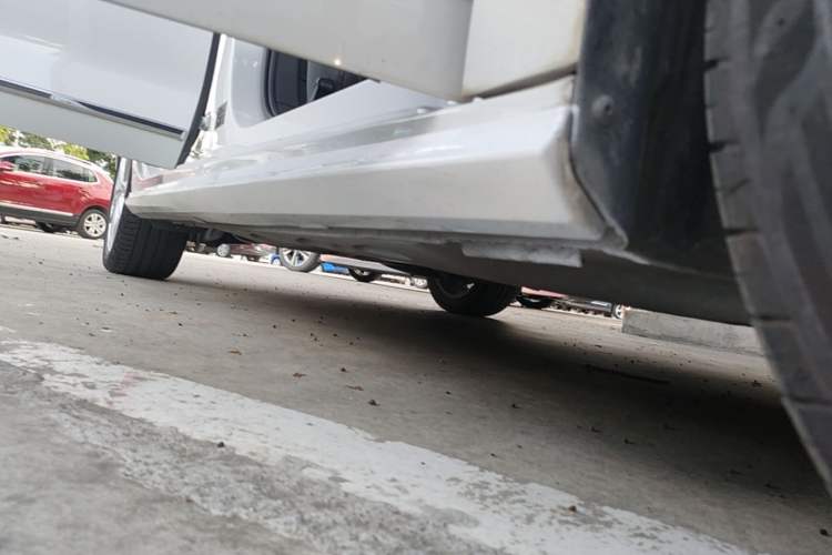 Used Volkswagen Sagitar 2018 280TSI DSG Ignite Edition Right Side Sill