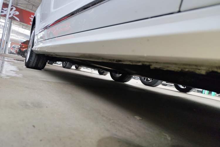 Used Volkswagen Sagitar 2018 280TSI DSG Ignite Edition Right Side Sill