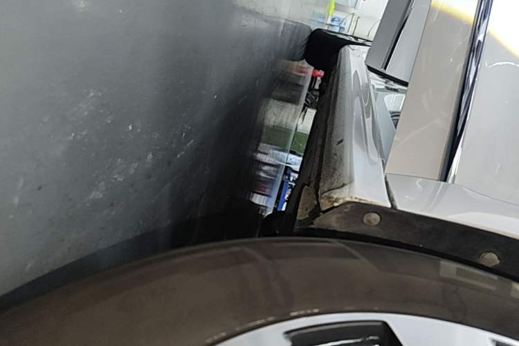 Used Volkswagen Sagitar 2018 180TSI DSG Prestige Edition Right Side Sill